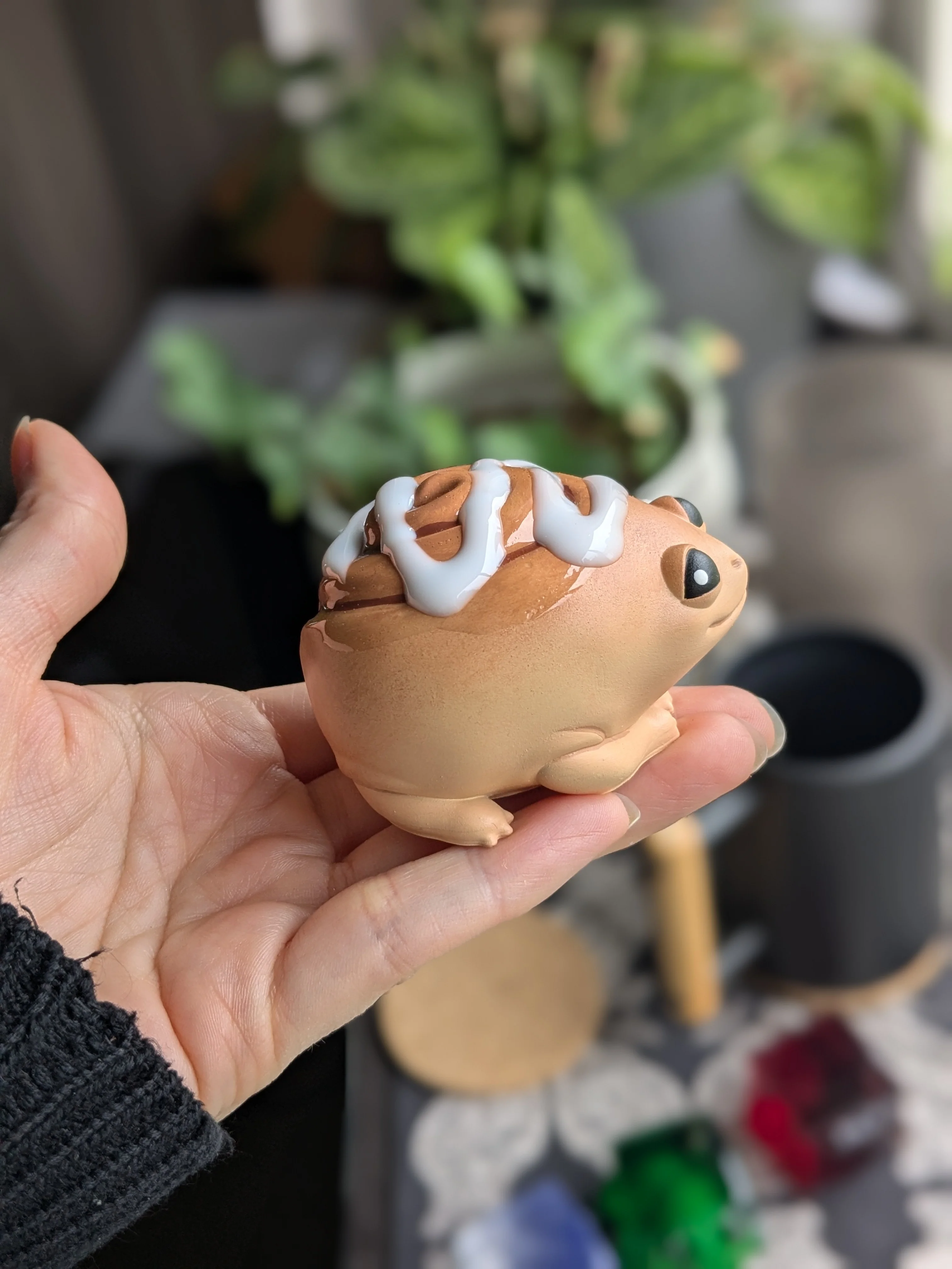 Cinnamon Roll Frog - Image 3