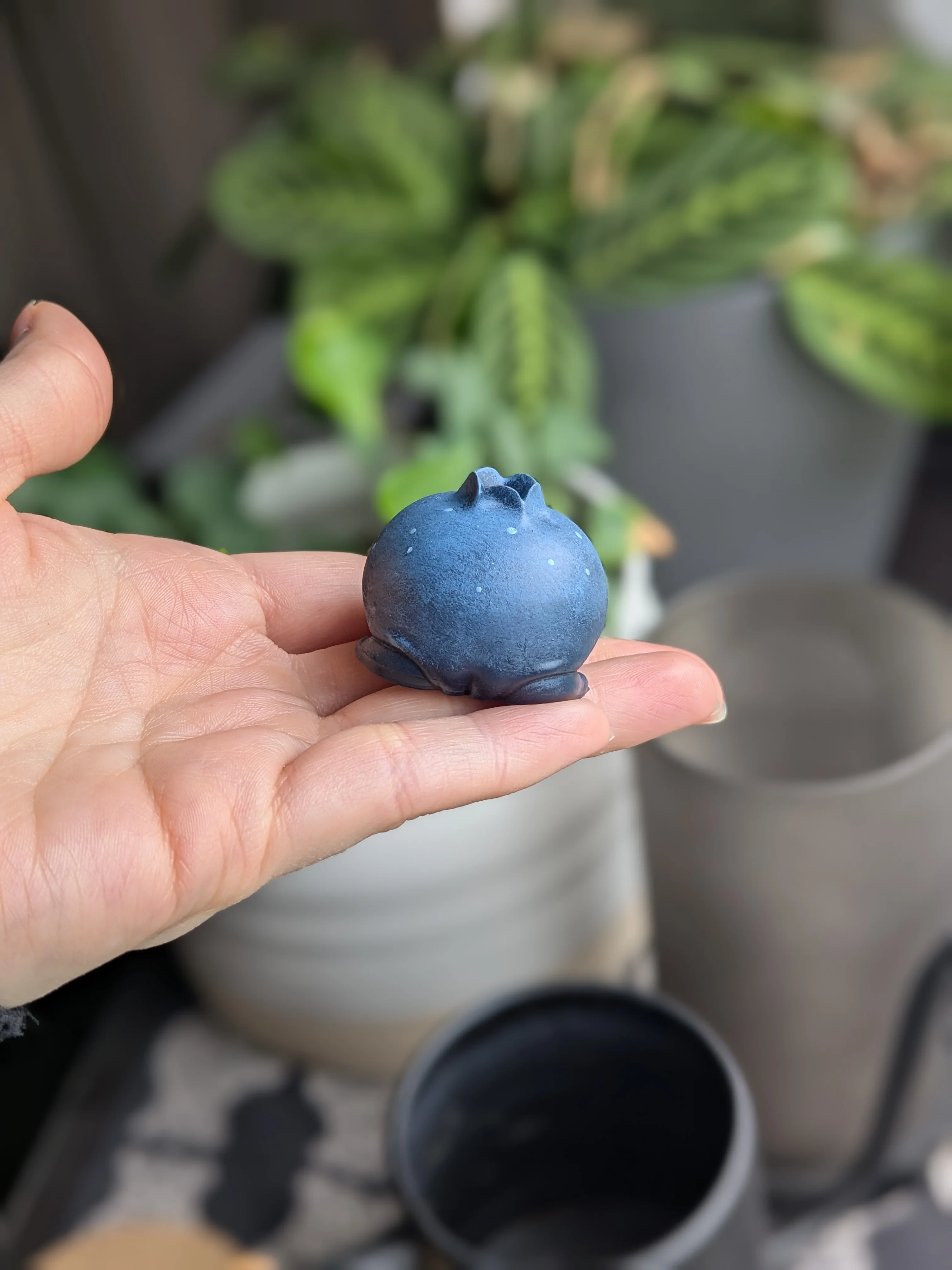 Grumpy Blueberry Frog - Image 3