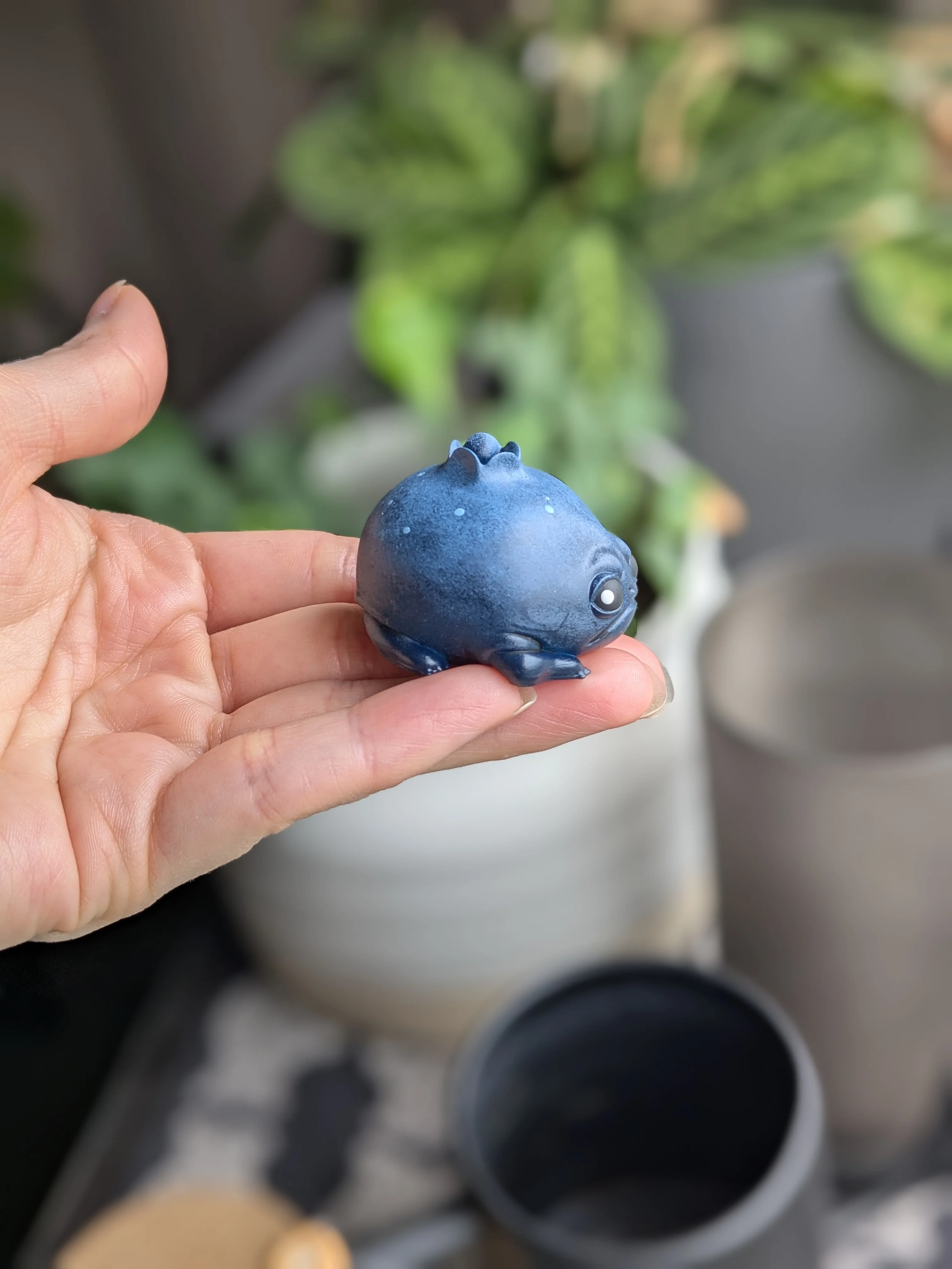 Grumpy Blueberry Frog - Image 4